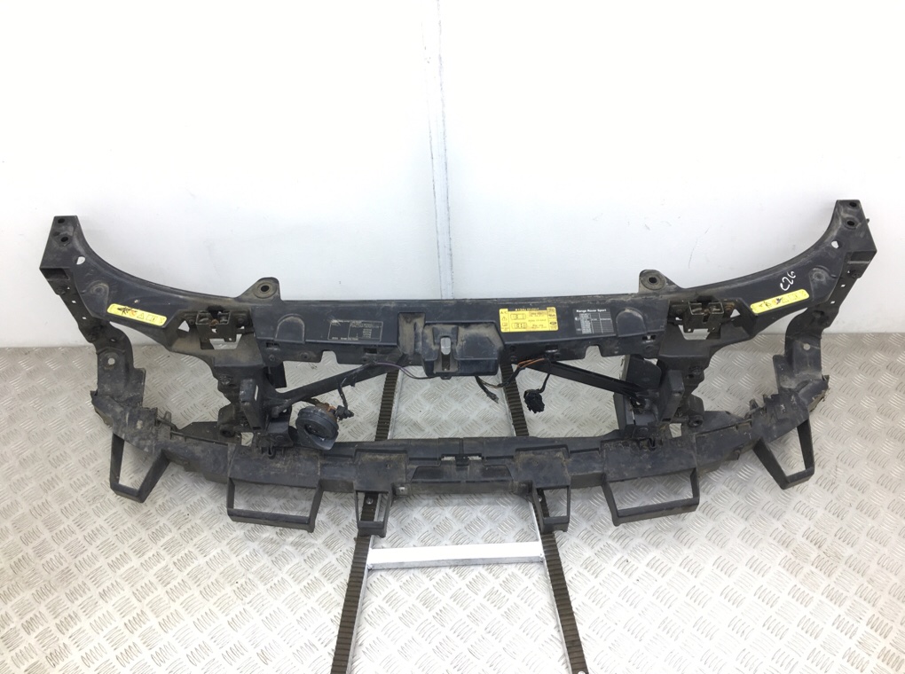 Панель передняя (телевизор) бу для Land Rover Range Rover Sport 1 2.7 TD,  2006 г.