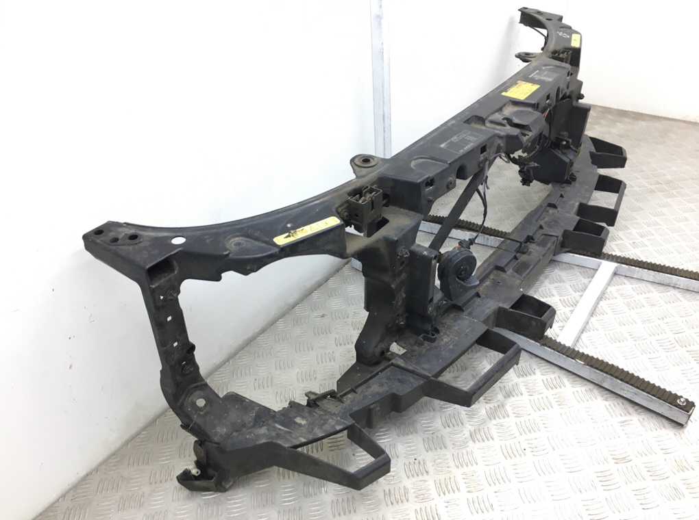 Панель передняя (телевизор) бу для Land Rover Range Rover Sport 1 2.7 TD,  2006 г.