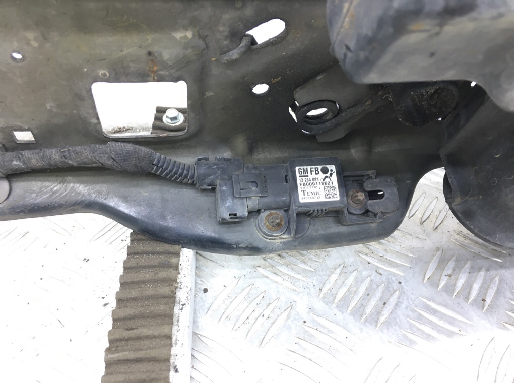 Панель передняя (телевизор) бу для Opel Astra H 1.4 i,  2007 г.