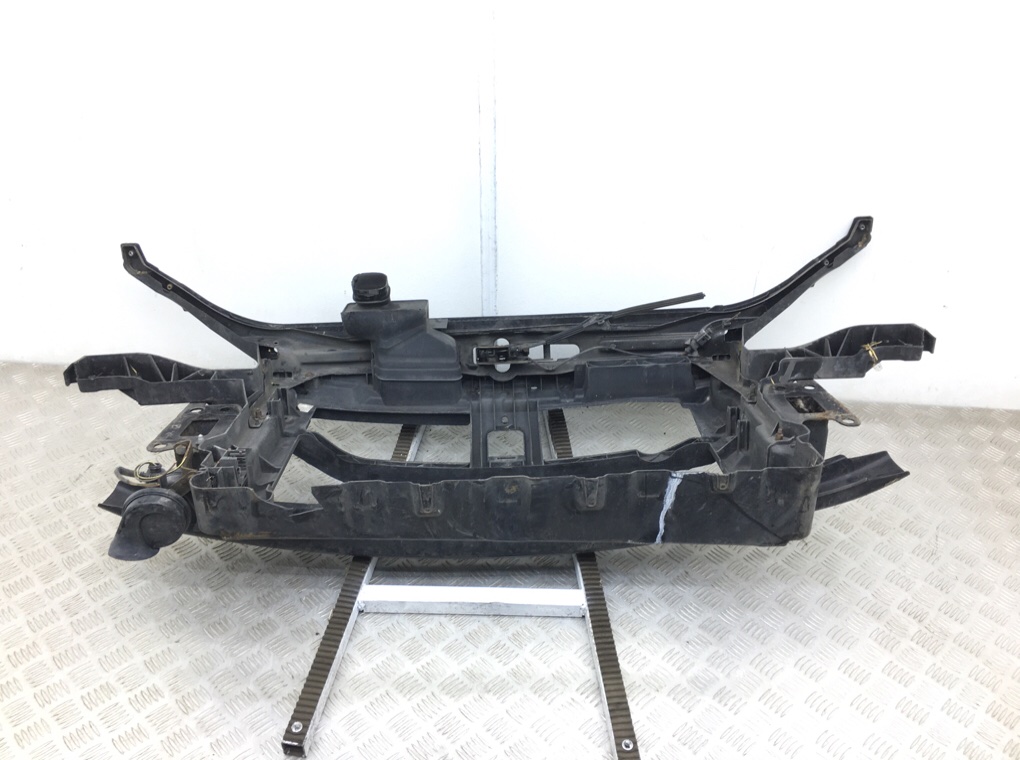 Панель передняя (телевизор) бу для Volkswagen Polo 4 1.4 TDi,  2008 г.