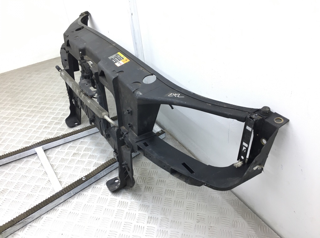 Панель передняя (телевизор) бу для Ford Mondeo 3 2.5 i,  2005 г.