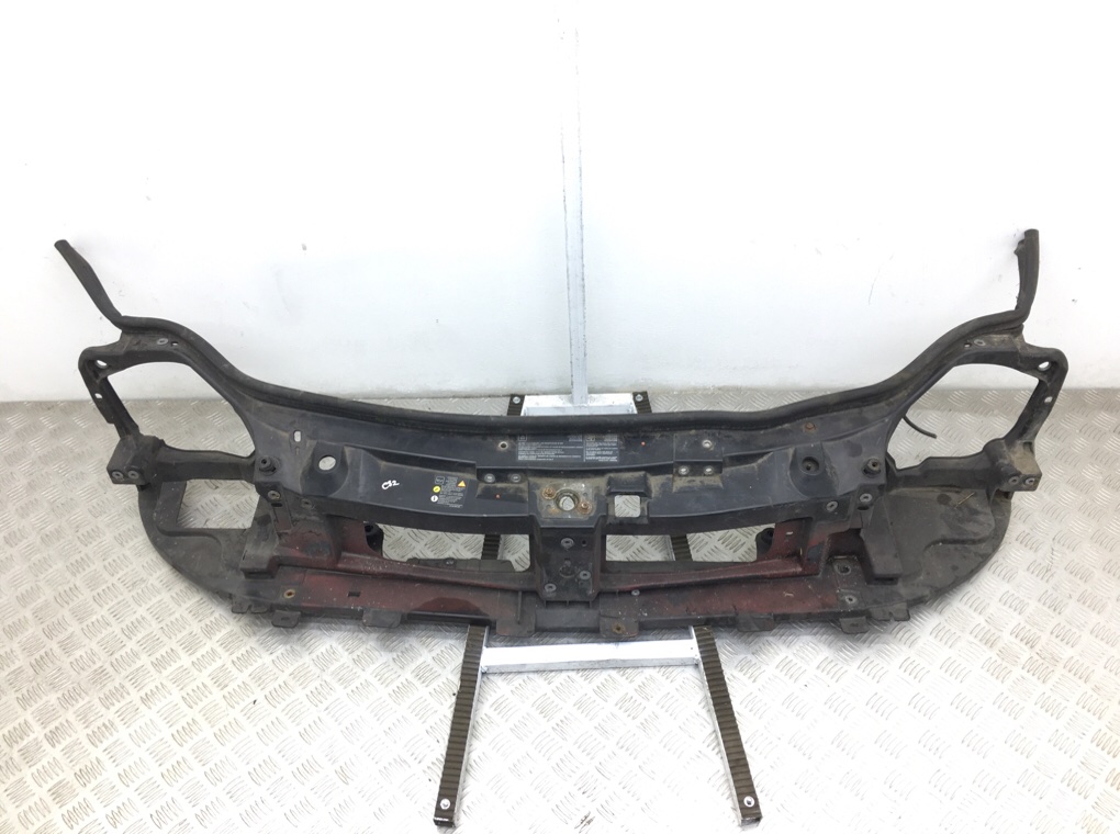 Панель передняя (телевизор) бу для Nissan Primastar 1 2.0 DCi,  2008 г.