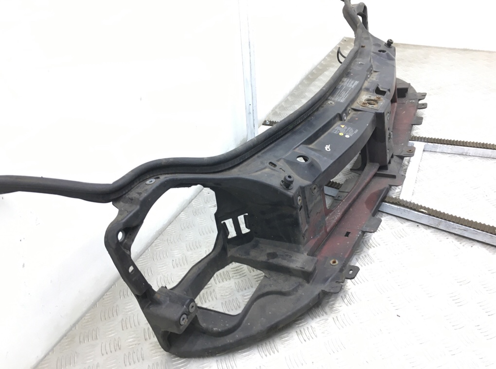 Панель передняя (телевизор) бу для Nissan Primastar 1 2.0 DCi,  2008 г.