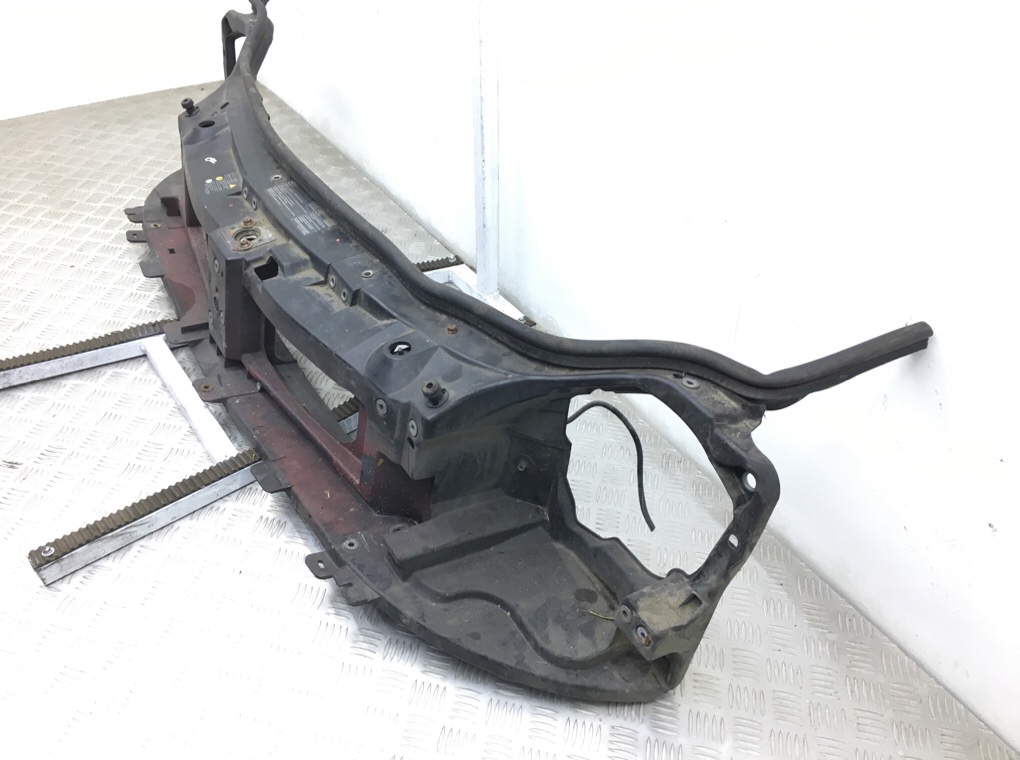 Панель передняя (телевизор) бу для Nissan Primastar 1 2.0 DCi,  2008 г.