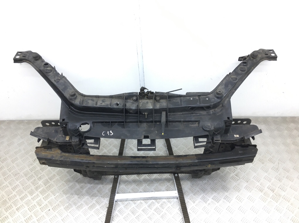 Панель передняя (телевизор) бу для Ford Fiesta 5 1.3 i, 2005 г. Панель передняя (телевизор) бу для Ford Fiesta 5 1.3 i, 2005 г.