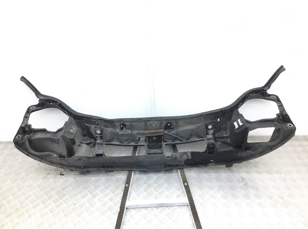 Панель передняя (телевизор) бу для Renault Trafic 2 2.0 CDTi, 2007 г. Панель передняя (телевизор) бу для Renault Trafic 2 2.0 CDTi, 2007 г.