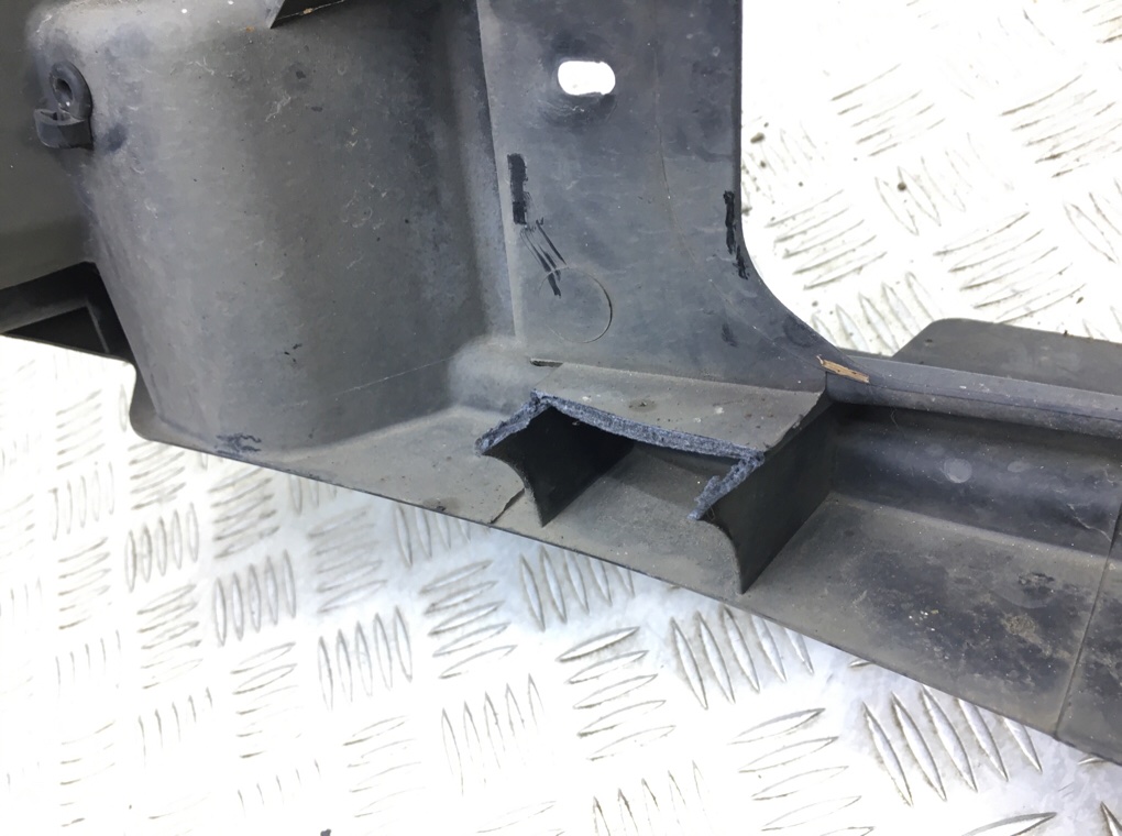 Панель передняя (телевизор) бу для Renault Trafic 2 2.0 CDTi, 2007 г. Панель передняя (телевизор) бу для Renault Trafic 2 2.0 CDTi, 2007 г.