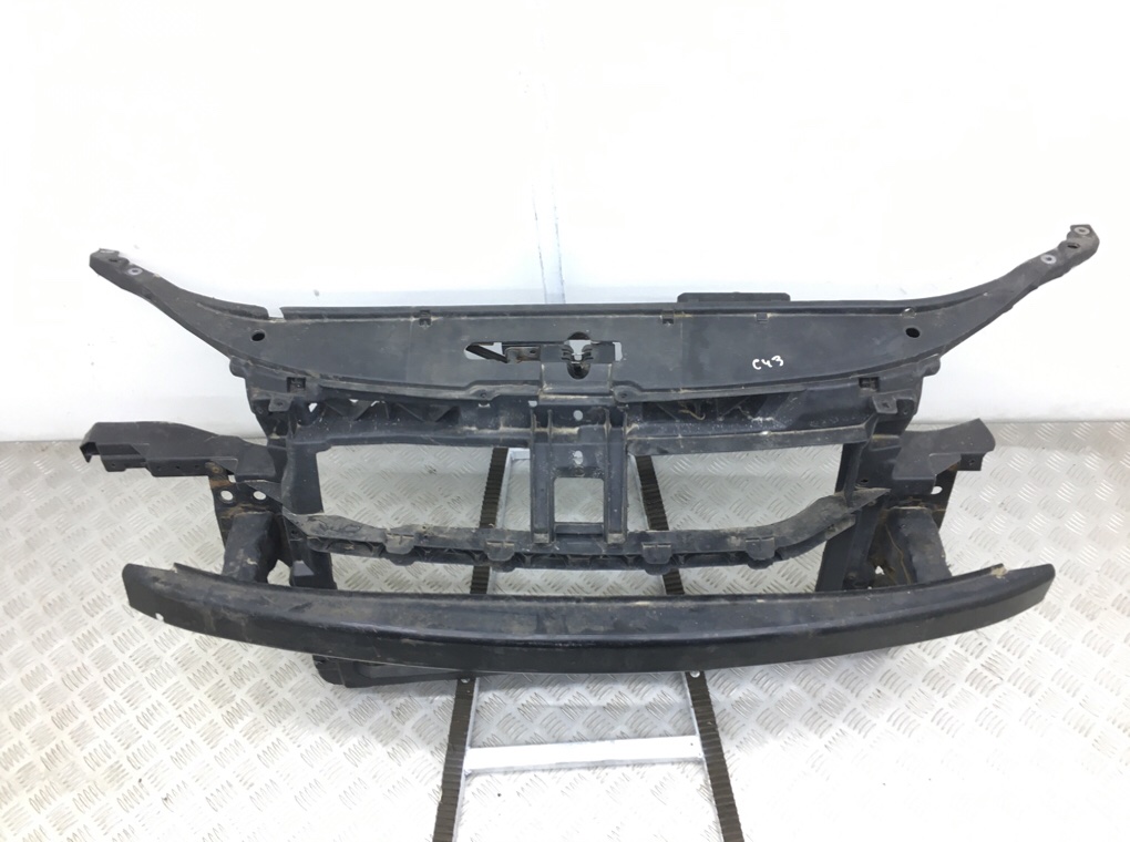 Панель передняя (телевизор) бу для Volkswagen Polo 4 1.2 i,  2008 г.