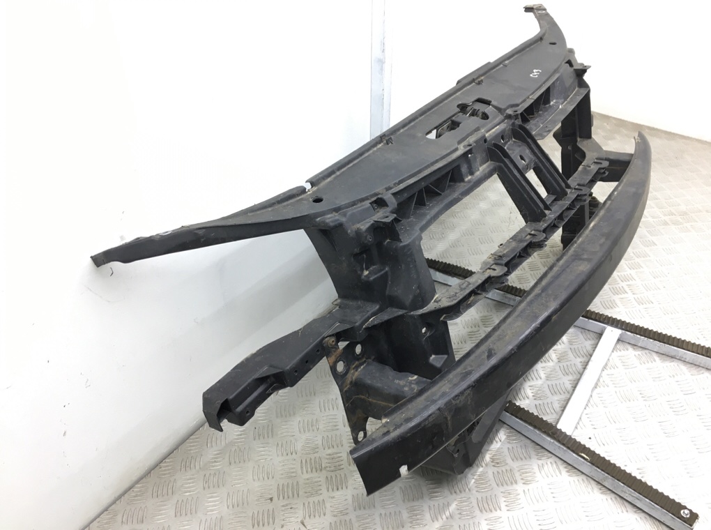 Панель передняя (телевизор) бу для Volkswagen Polo 4 1.2 i,  2008 г.