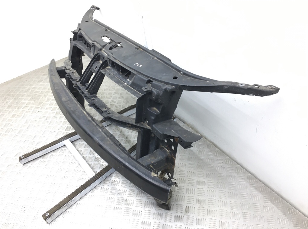 Панель передняя (телевизор) бу для Volkswagen Polo 4 1.2 i,  2008 г.