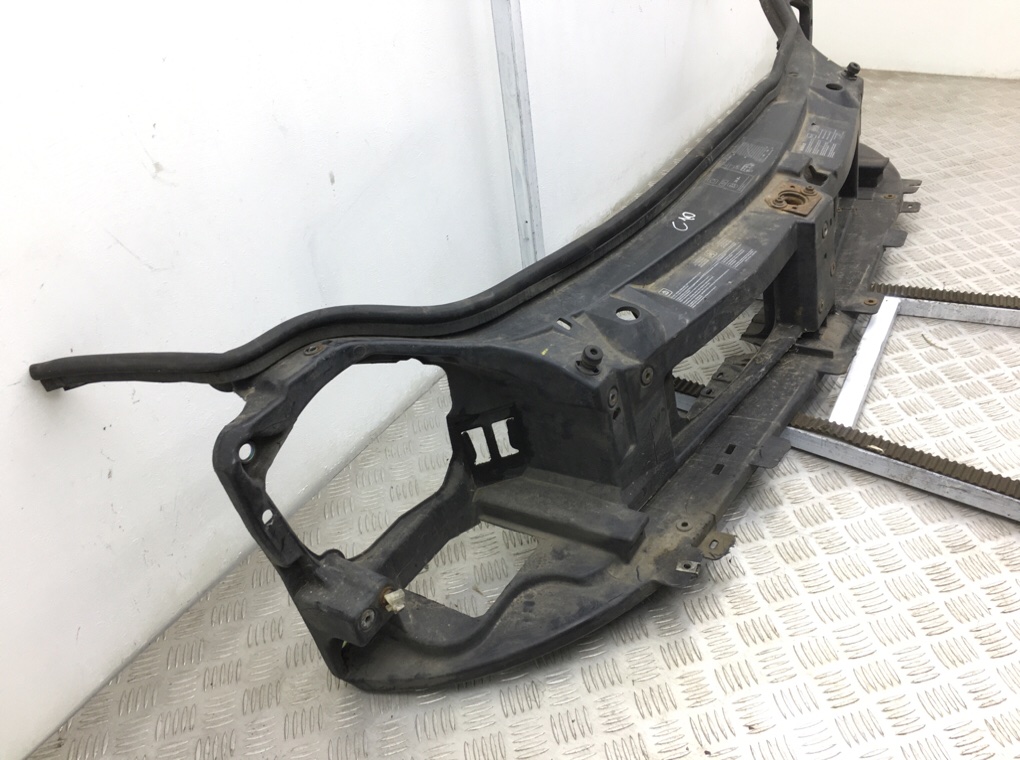 Панель передняя (телевизор) бу для Renault Trafic 2 1.9 DCi, 2003 г. Панель передняя (телевизор) бу для Renault Trafic 2 1.9 DCi, 2003 г.