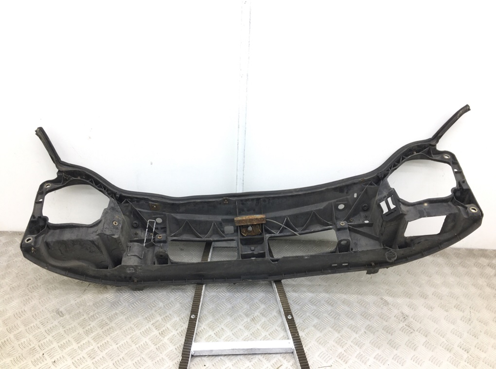 Панель передняя (телевизор) бу для Renault Trafic 2 1.9 DCi, 2003 г. Панель передняя (телевизор) бу для Renault Trafic 2 1.9 DCi, 2003 г.