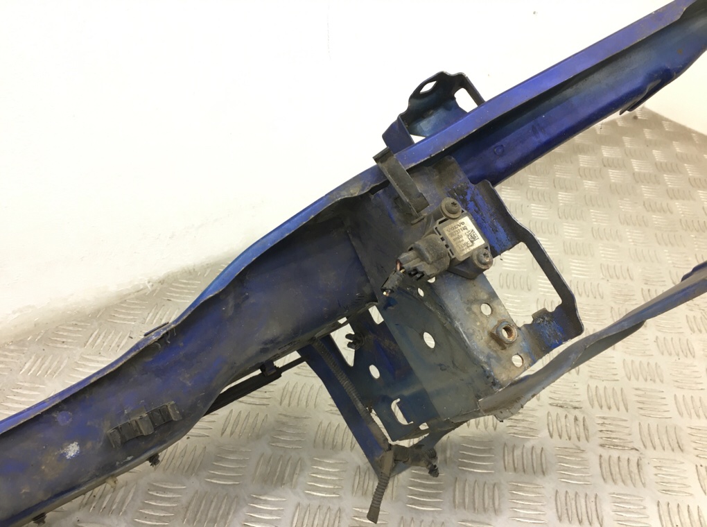 Панель передняя (телевизор) бу для Volvo C30 1 2.0 i, 2006 г. Панель передняя (телевизор) бу для Volvo C30 1 2.0 i, 2006 г.