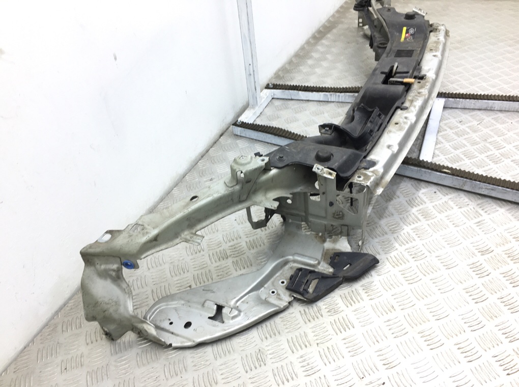 Панель передняя (телевизор) бу для Volvo V50 1 2.4 D, 2007 г. Панель передняя (телевизор) бу для Volvo V50 1 2.4 D, 2007 г.