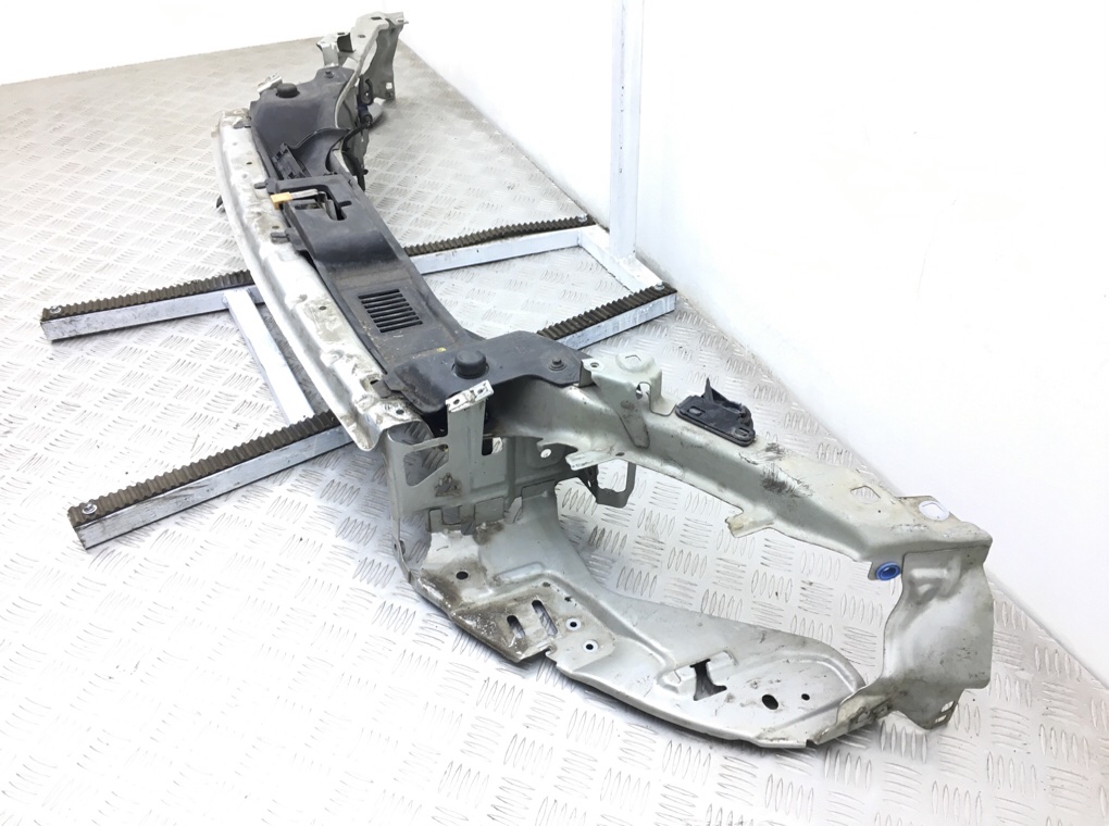 Панель передняя (телевизор) бу для Volvo V50 1 2.4 D, 2007 г. Панель передняя (телевизор) бу для Volvo V50 1 2.4 D, 2007 г.