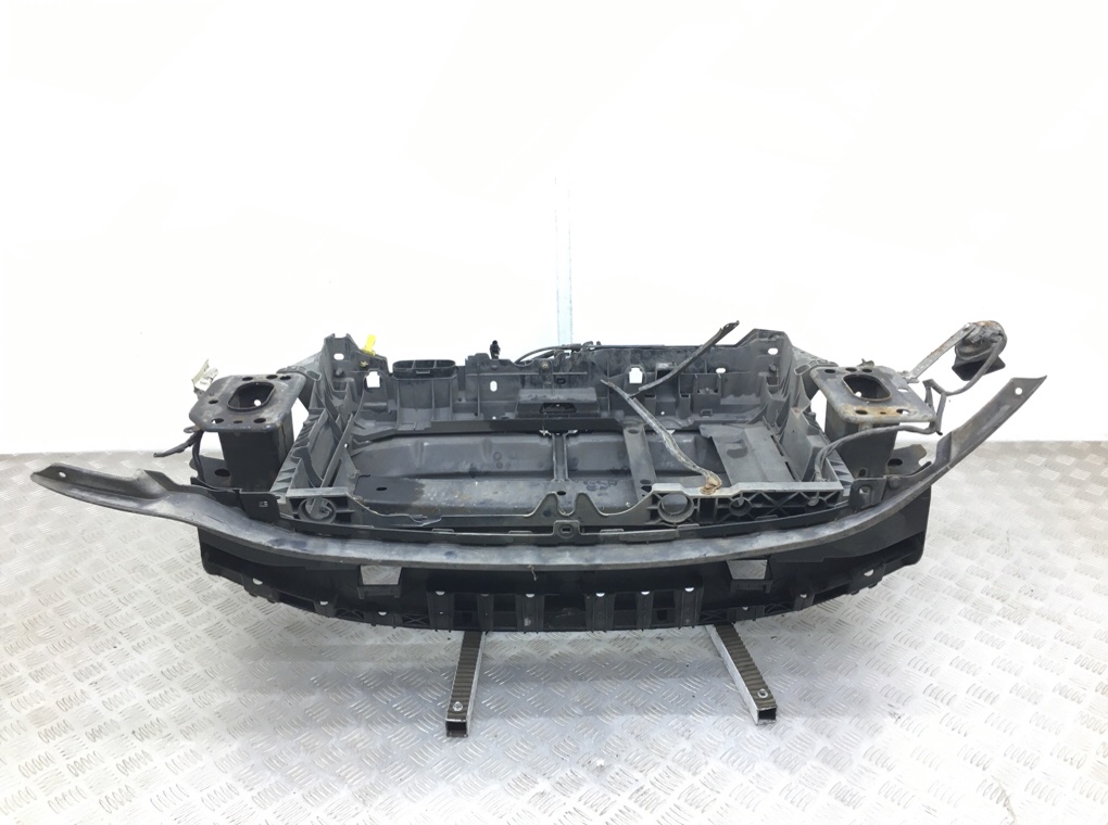 Панель передняя (телевизор) бу для Ford Fiesta 6 1.2 i,  2009 г.