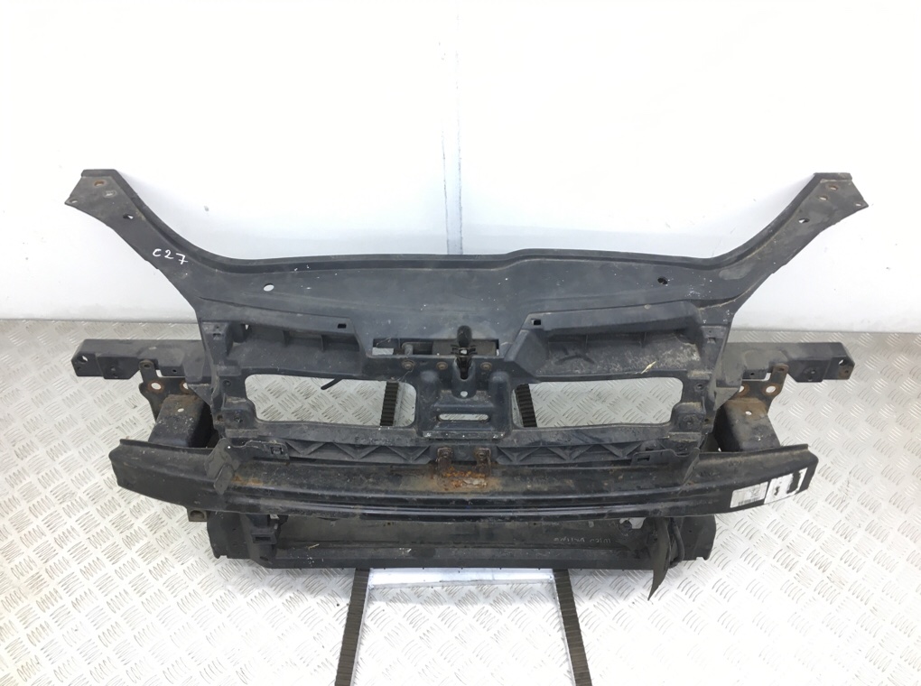 Панель передняя (телевизор) бу для Volkswagen Jetta 5 1.9 TDi,  2006 г.