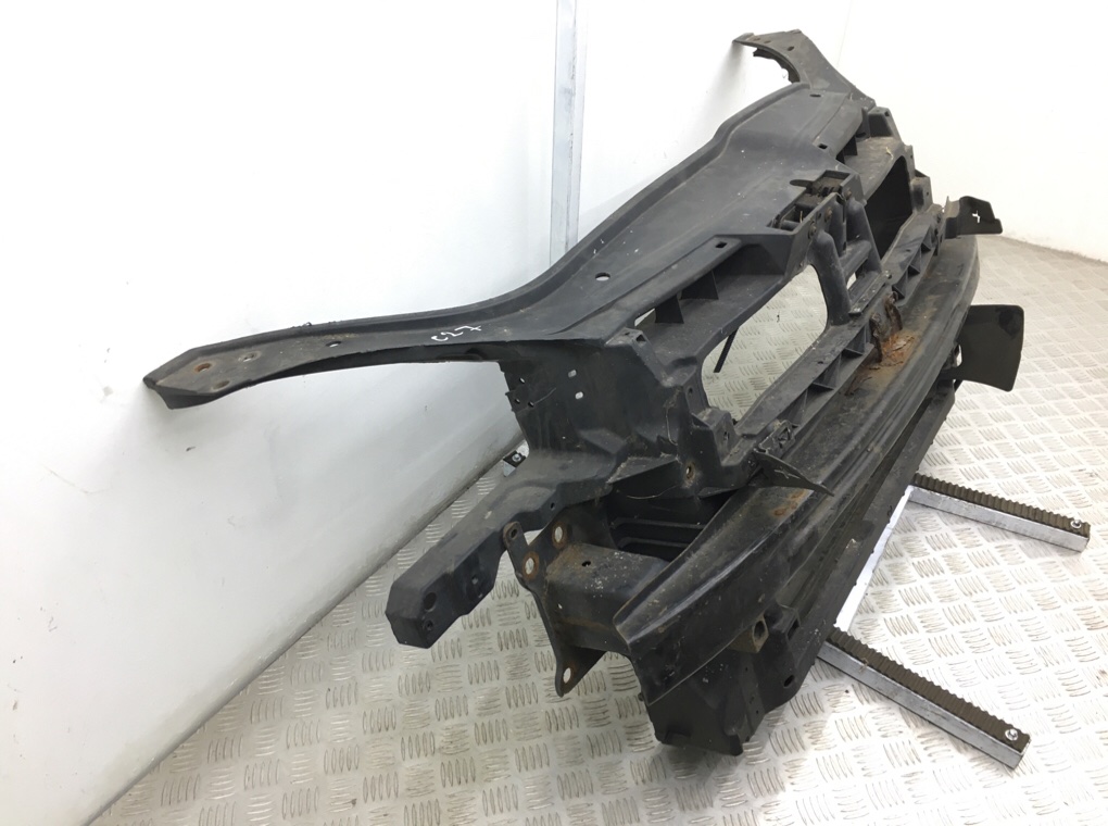 Панель передняя (телевизор) бу для Volkswagen Jetta 5 1.9 TDi,  2006 г.