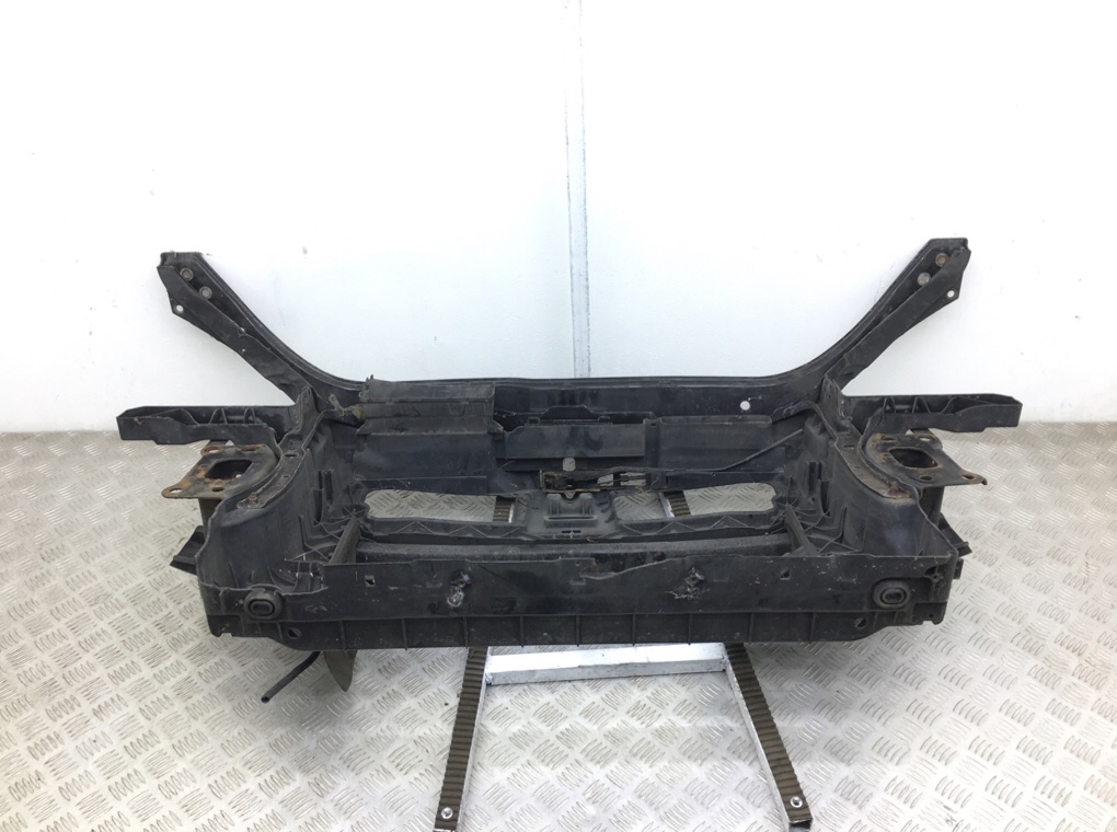 Панель передняя (телевизор) бу для Volkswagen Jetta 5 1.9 TDi,  2006 г.