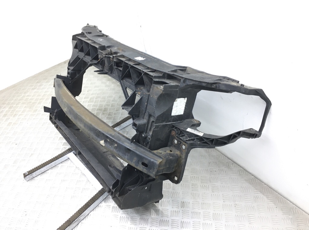 Панель передняя (телевизор) бу для Seat Ibiza 4 1.6 TDi,  2012 г.