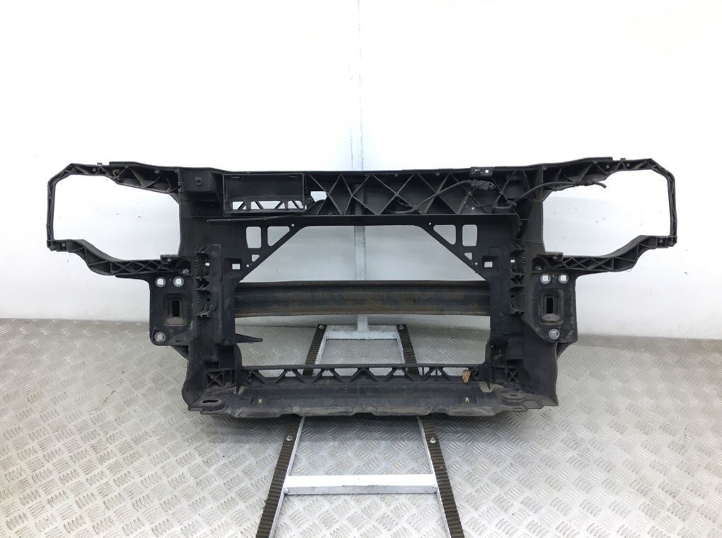 Панель передняя (телевизор) бу для Seat Ibiza 4 1.6 TDi,  2012 г.