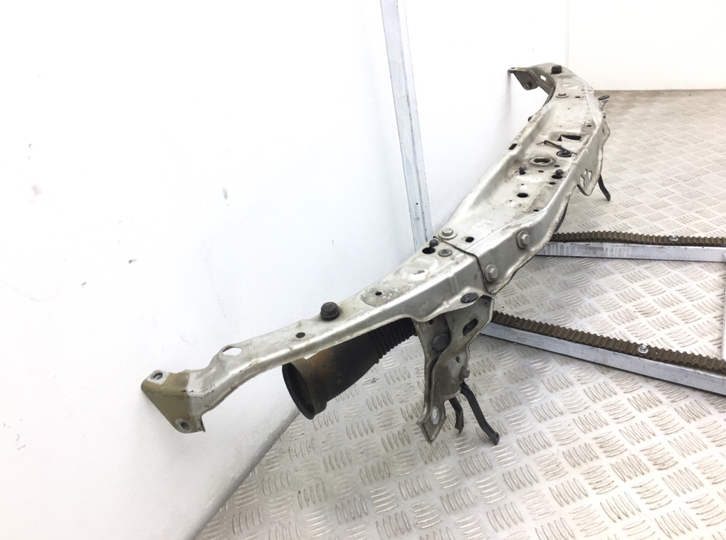 Панель передняя (телевизор) бу для Opel Astra H 1.6 i,  2005 г.