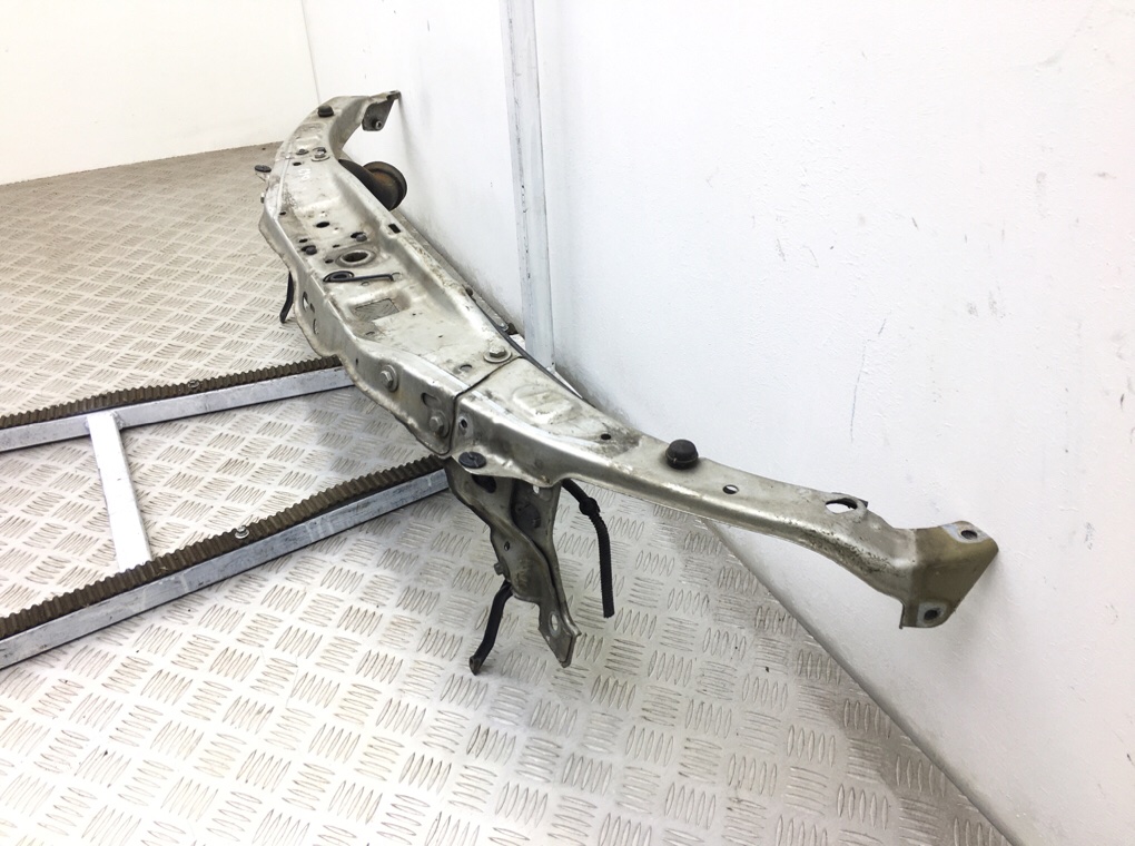 Панель передняя (телевизор) бу для Opel Astra H 1.6 i,  2005 г.