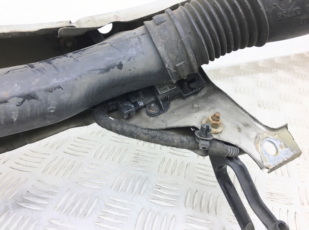 Панель передняя (телевизор) бу для Opel Astra H 1.6 i,  2005 г.