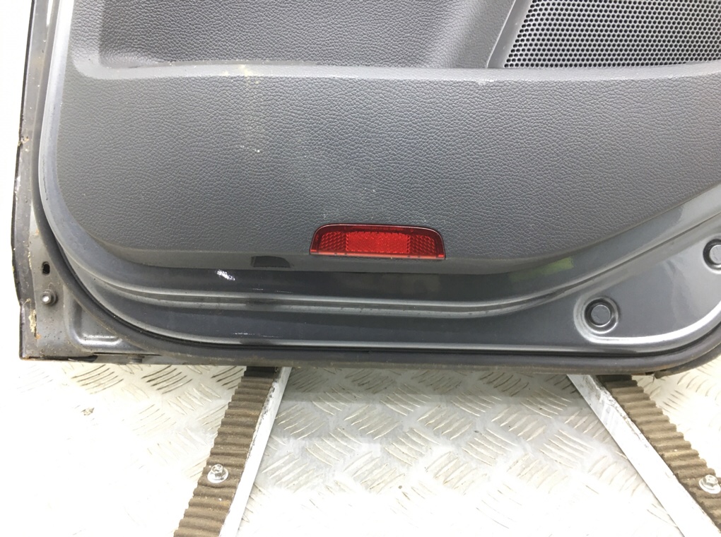 Дверь задняя правая бу для Volkswagen Jetta 5 1.9 TDi,  2006 г.