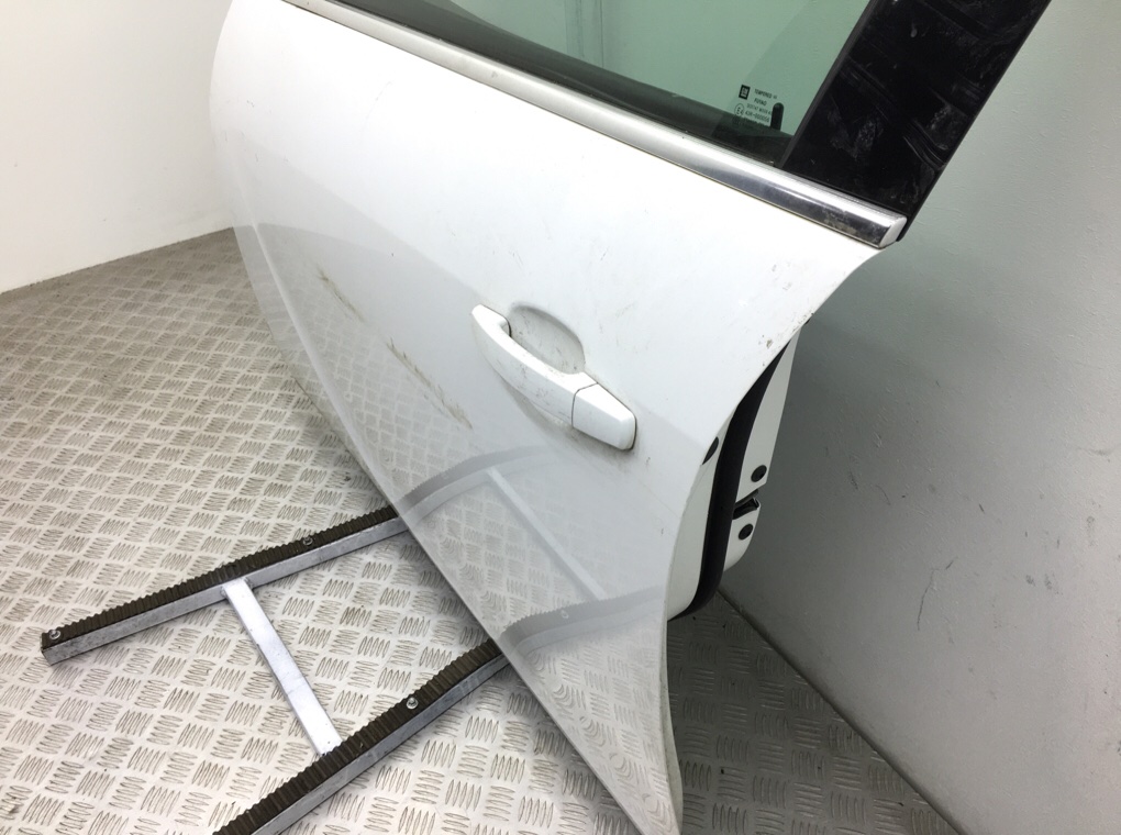 Дверь передняя левая бу для Opel Insignia 1 1.6 CDTi,  2016 г.