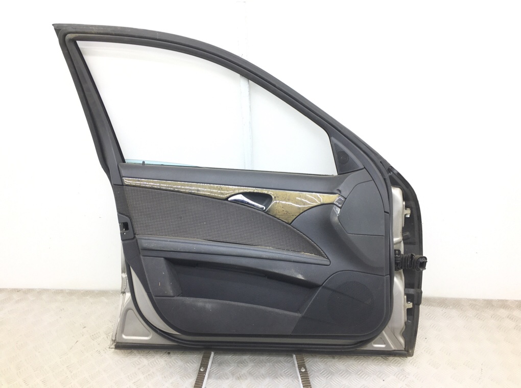 Дверь передняя левая бу для Mercedes E W211 2.2 CDi,  2006 г.