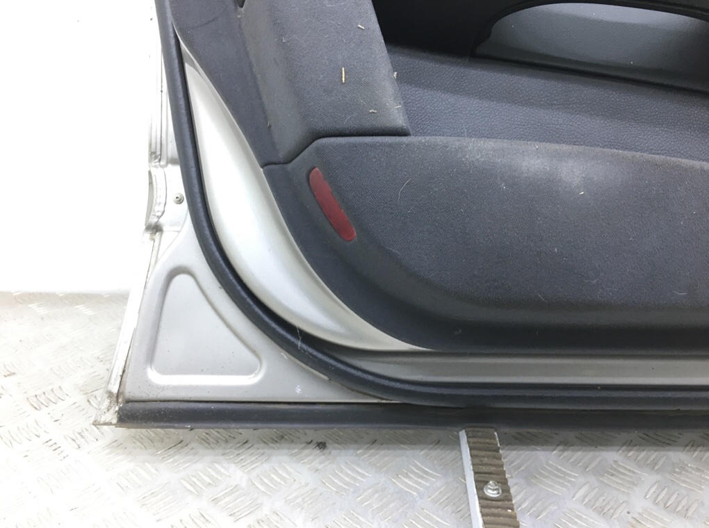 Дверь передняя левая бу для Mercedes E W211 2.2 CDi,  2006 г.