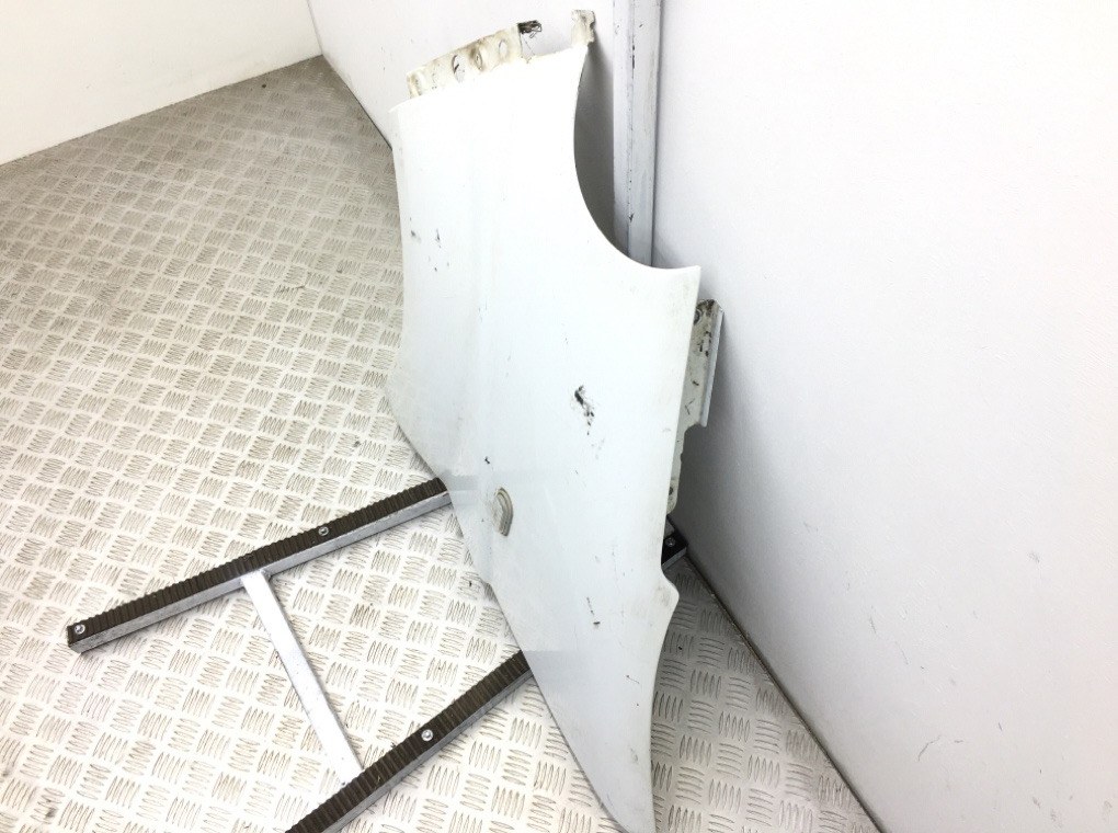 Крыло переднее левое бу для Renault Trafic 2 2.0 DCi, 2009 г. Крыло переднее левое бу для Renault Trafic 2 2.0 DCi, 2009 г.