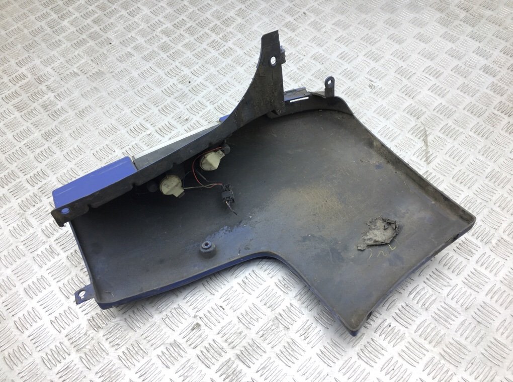 Клык бампера задний правый бу для Renault Trafic 2 2.0 CDTi, 2007 г. Клык бампера задний правый бу для Renault Trafic 2 2.0 CDTi, 2007 г.