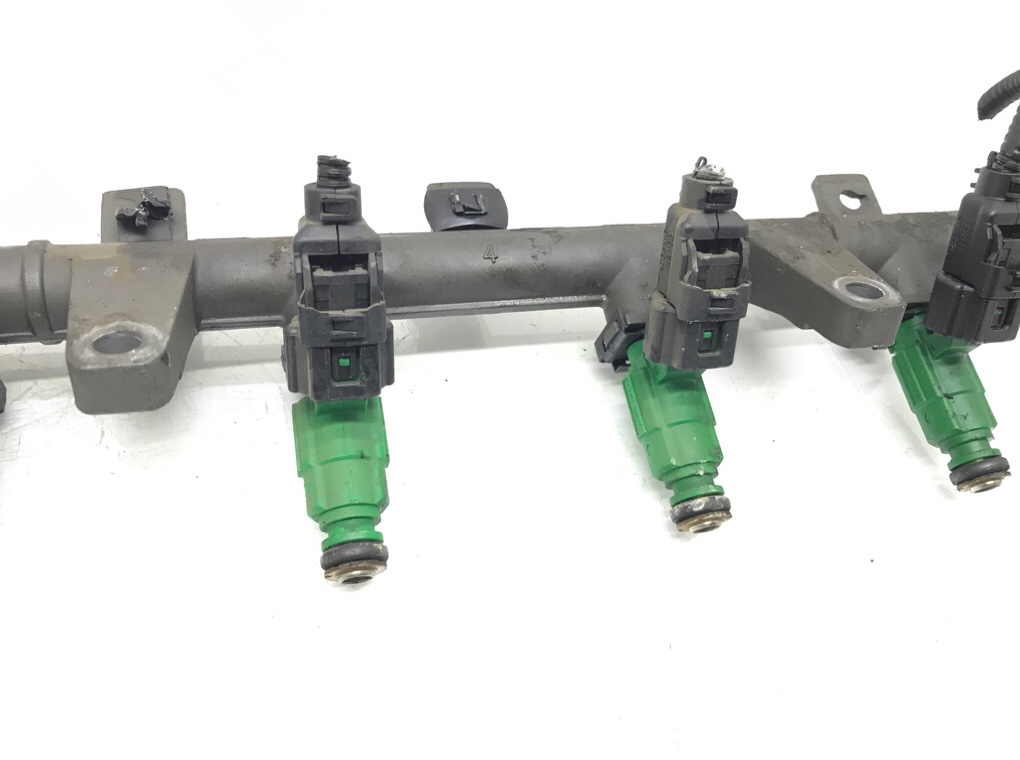 Топливная рампа бу для Kia Rio 2 1.4 i, 2007 г. Топливная рампа бу для Kia Rio 2 1.4 i, 2007 г.