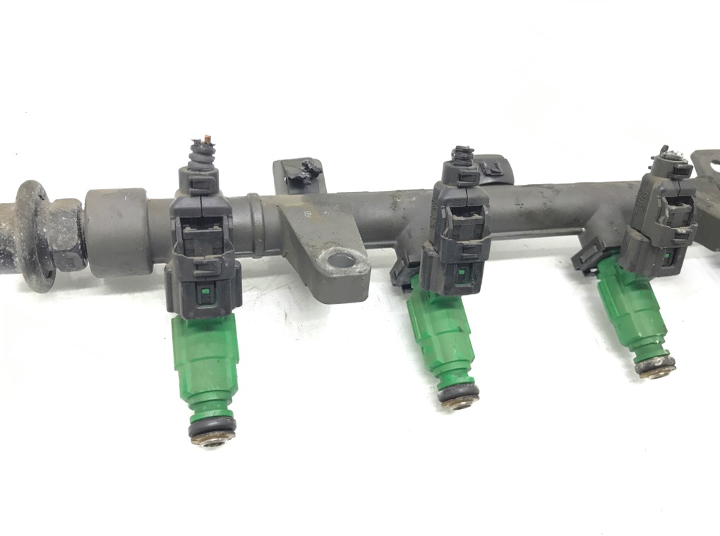 Топливная рампа бу для Kia Rio 2 1.4 i, 2007 г. Топливная рампа бу для Kia Rio 2 1.4 i, 2007 г.