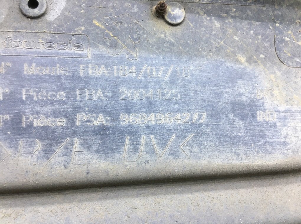 Бампер задний бу для Peugeot 3008 1 1.6 HDi,  2011 г.