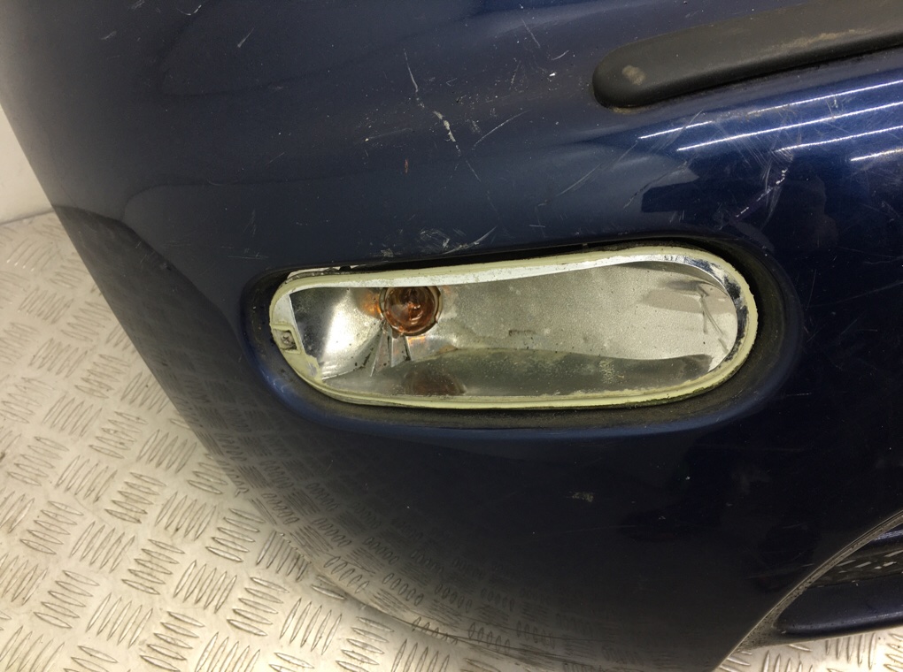 Бампер передний бу для Volkswagen Beetle  2.0 i,  2005 г.