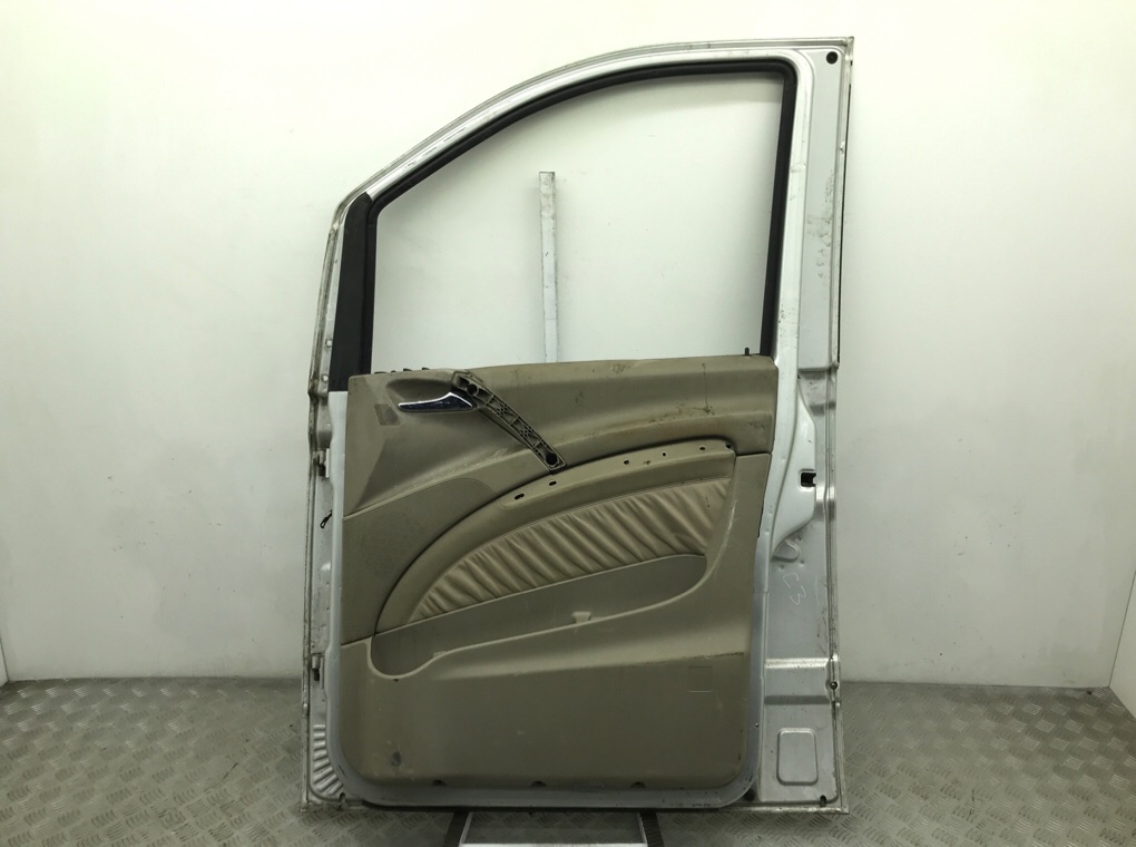 Дверь передняя правая бу для Mercedes Viano W639 2.2 CDi,  2006 г.