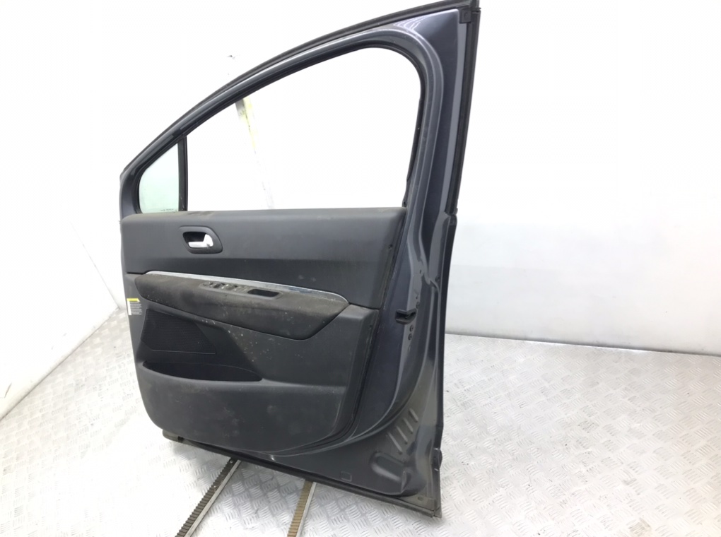 Дверь передняя правая бу для Peugeot 3008 1.6 HDi, 2011 г. Дверь передняя правая бу для Peugeot 3008 1.6 HDi, 2011 г.
