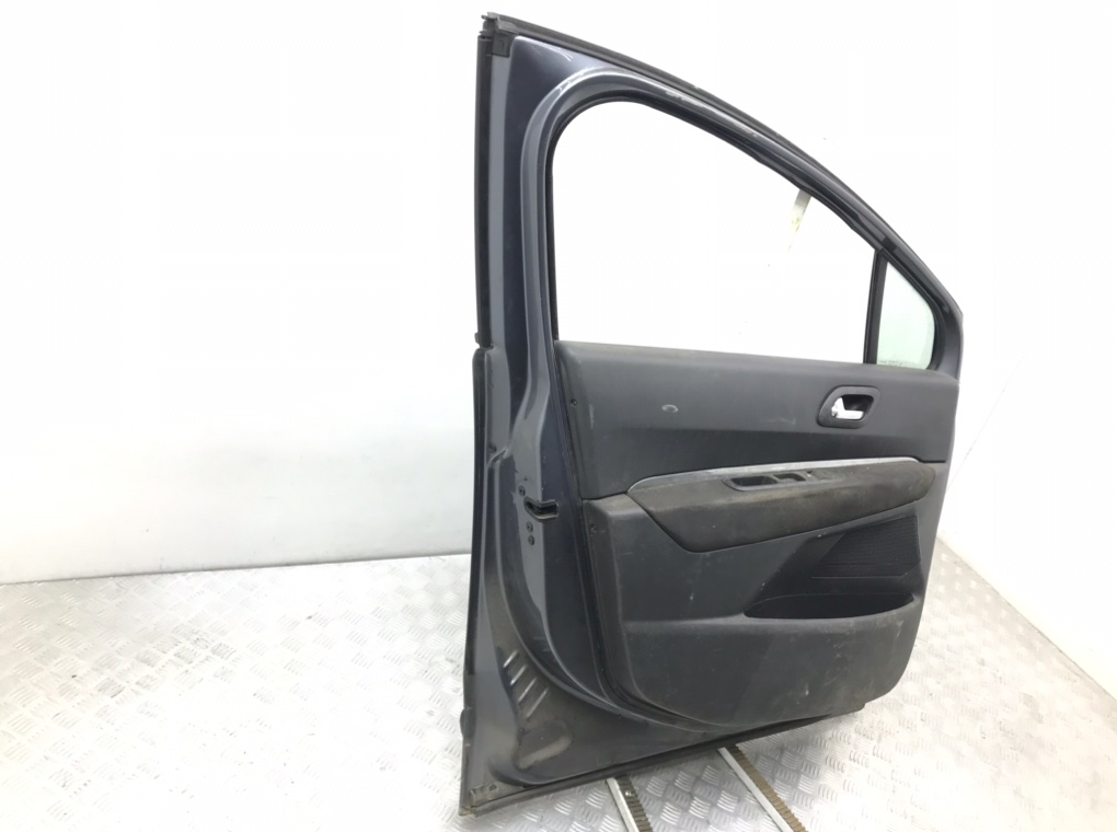 Дверь передняя левая бу для Peugeot 3008  1.6 HDi,  2011 г.