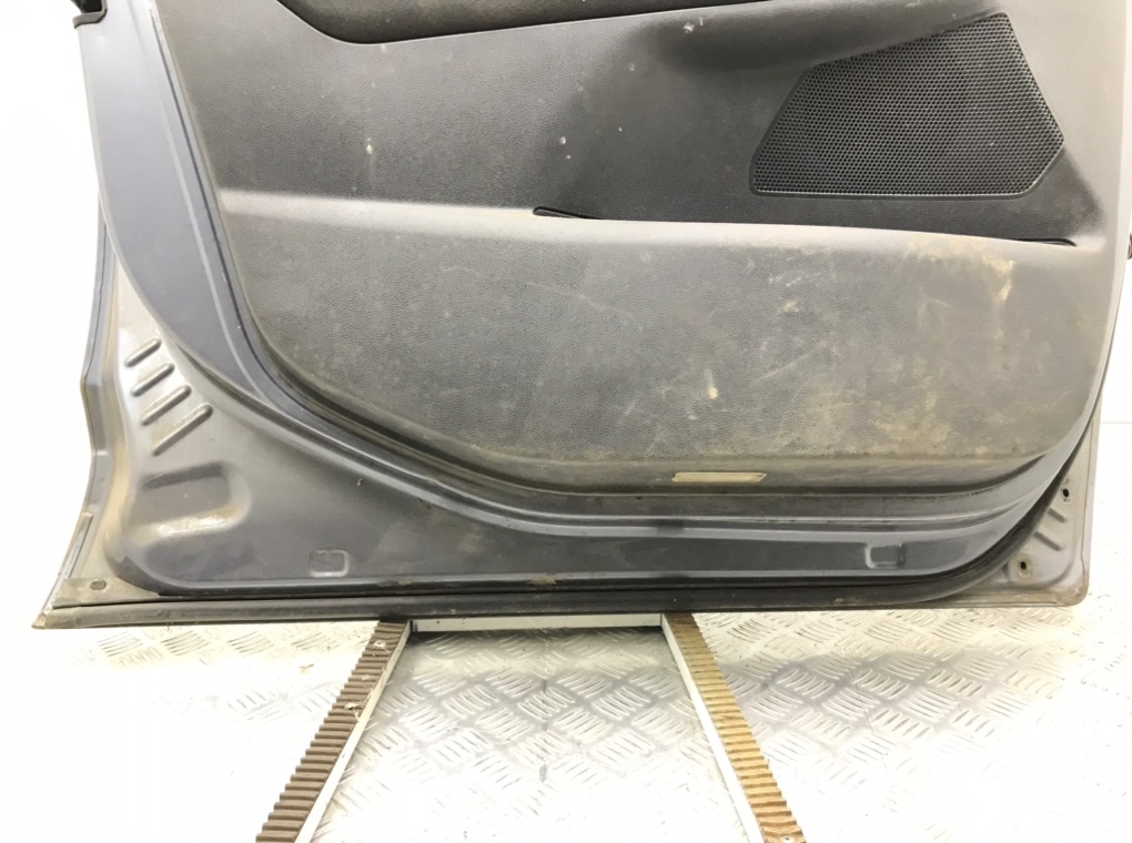 Дверь передняя левая бу для Peugeot 3008  1.6 HDi,  2011 г.