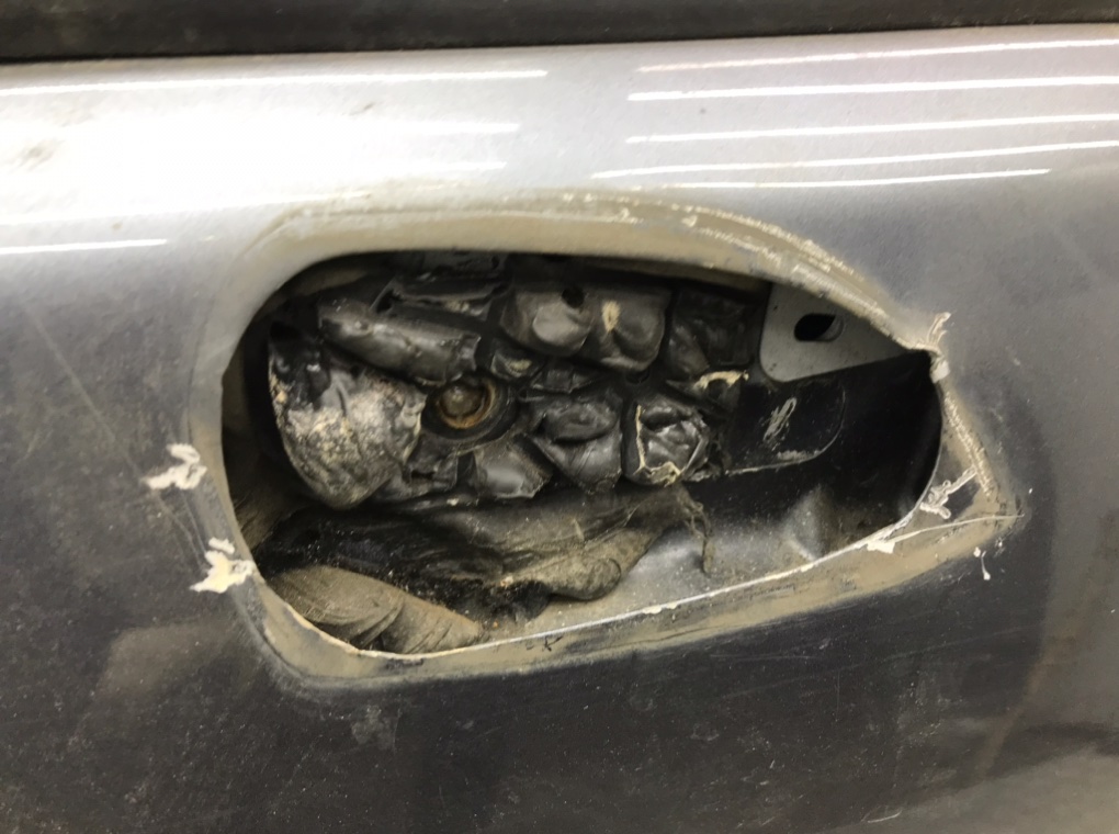 Дверь передняя левая бу для Peugeot 3008  1.6 HDi,  2011 г.