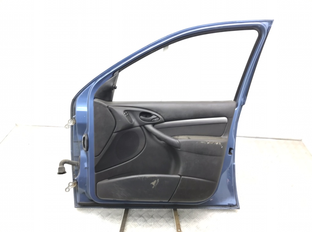 Дверь передняя правая бу для Ford Focus 1 1.6 i,  2002 г.