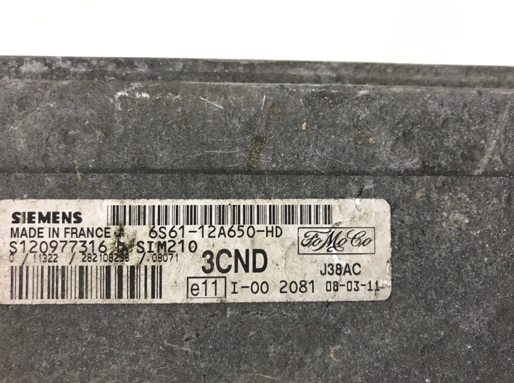 Блок управления двигателем бу для Ford Fiesta 5 1.4 i, 2008 г. Блок управления двигателем бу для Ford Fiesta 5 1.4 i, 2008 г.