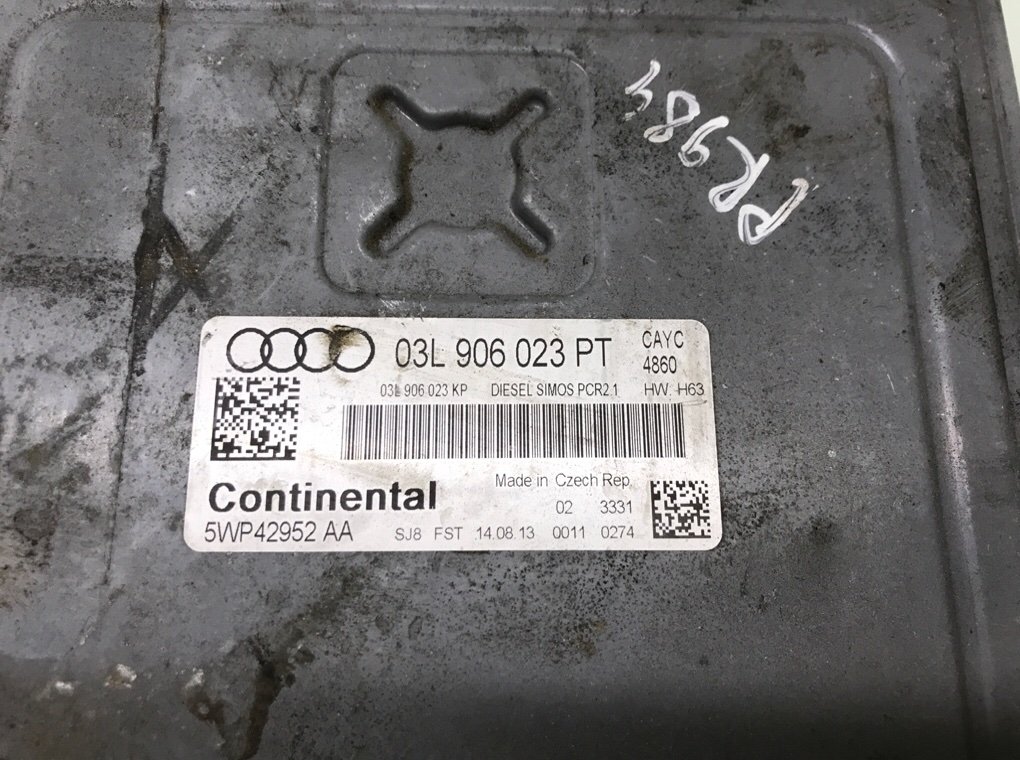 Блок управления двигателем бу для Audi A1  1.6 TDi,  2013 г.