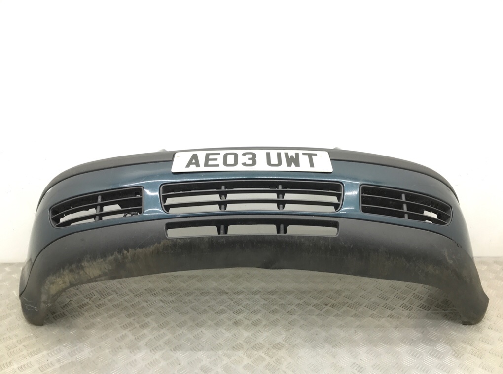 Бампер передний бу для Volkswagen Bora 1 1.6 i,  2003 г.