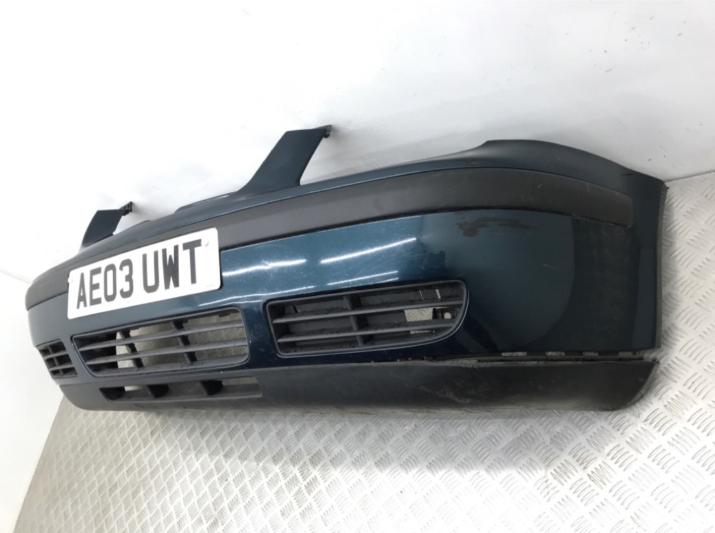 Бампер передний бу для Volkswagen Bora 1 1.6 i,  2003 г.