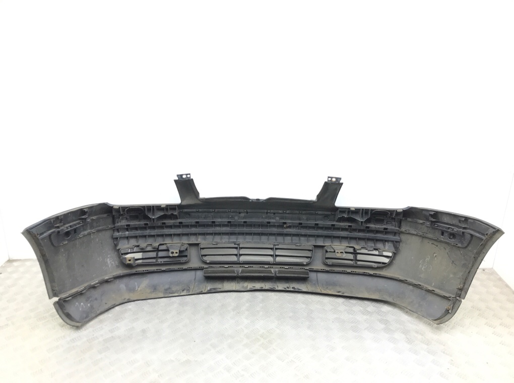 Бампер передний бу для Volkswagen Bora 1 1.6 i,  2003 г.