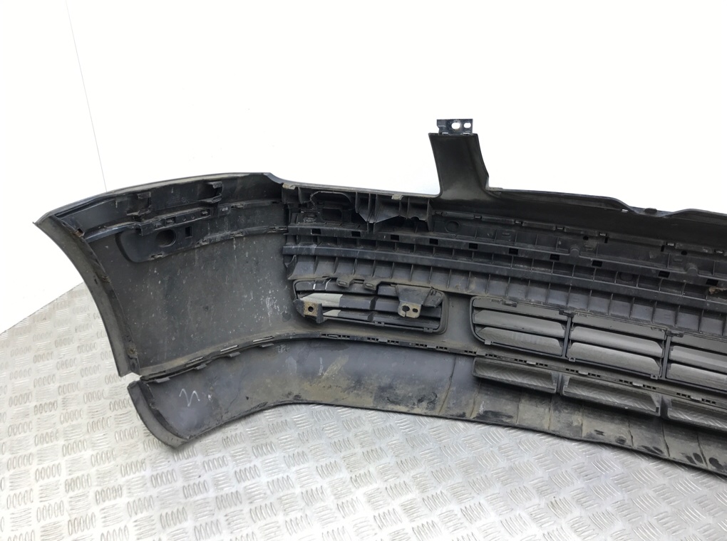 Бампер передний бу для Volkswagen Bora 1 1.6 i,  2003 г.